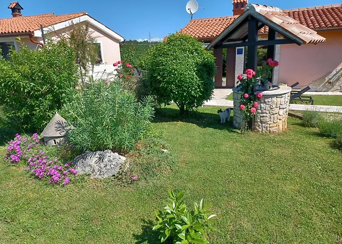 Semesterbostad Marija *